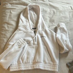 Alphalete cropped sweater